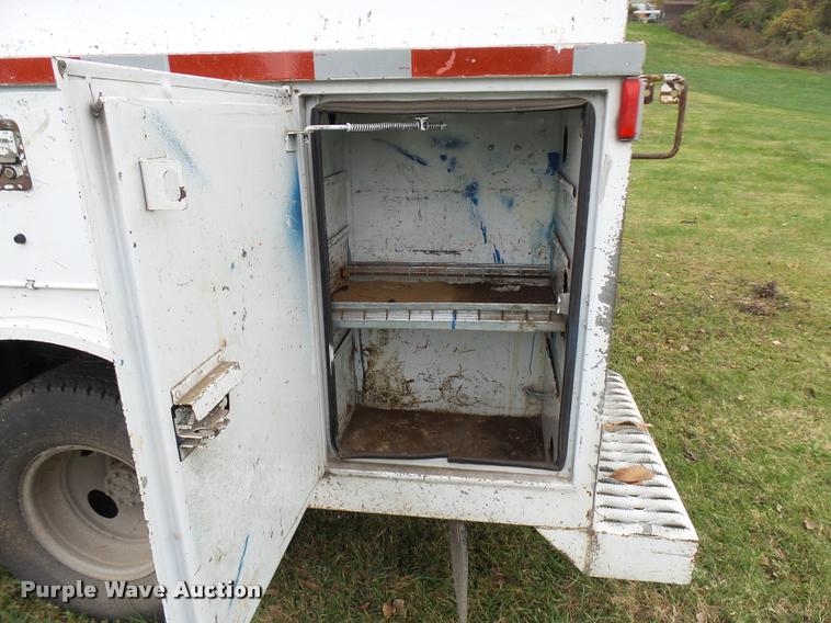 image for item L7149 2000 Ford F350 Super Duty XL utility truck