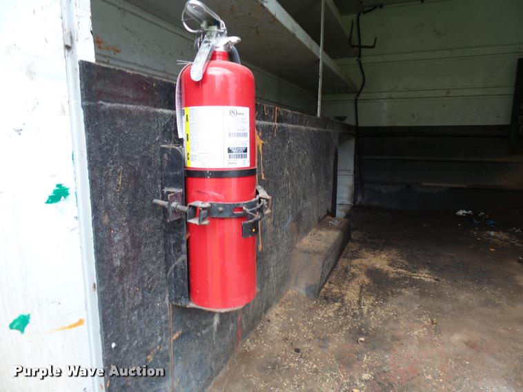 image for item L7149 2000 Ford F350 Super Duty XL utility truck