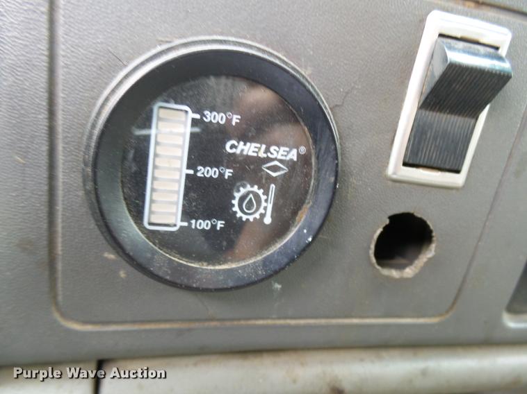 image for item L7149 2000 Ford F350 Super Duty XL utility truck