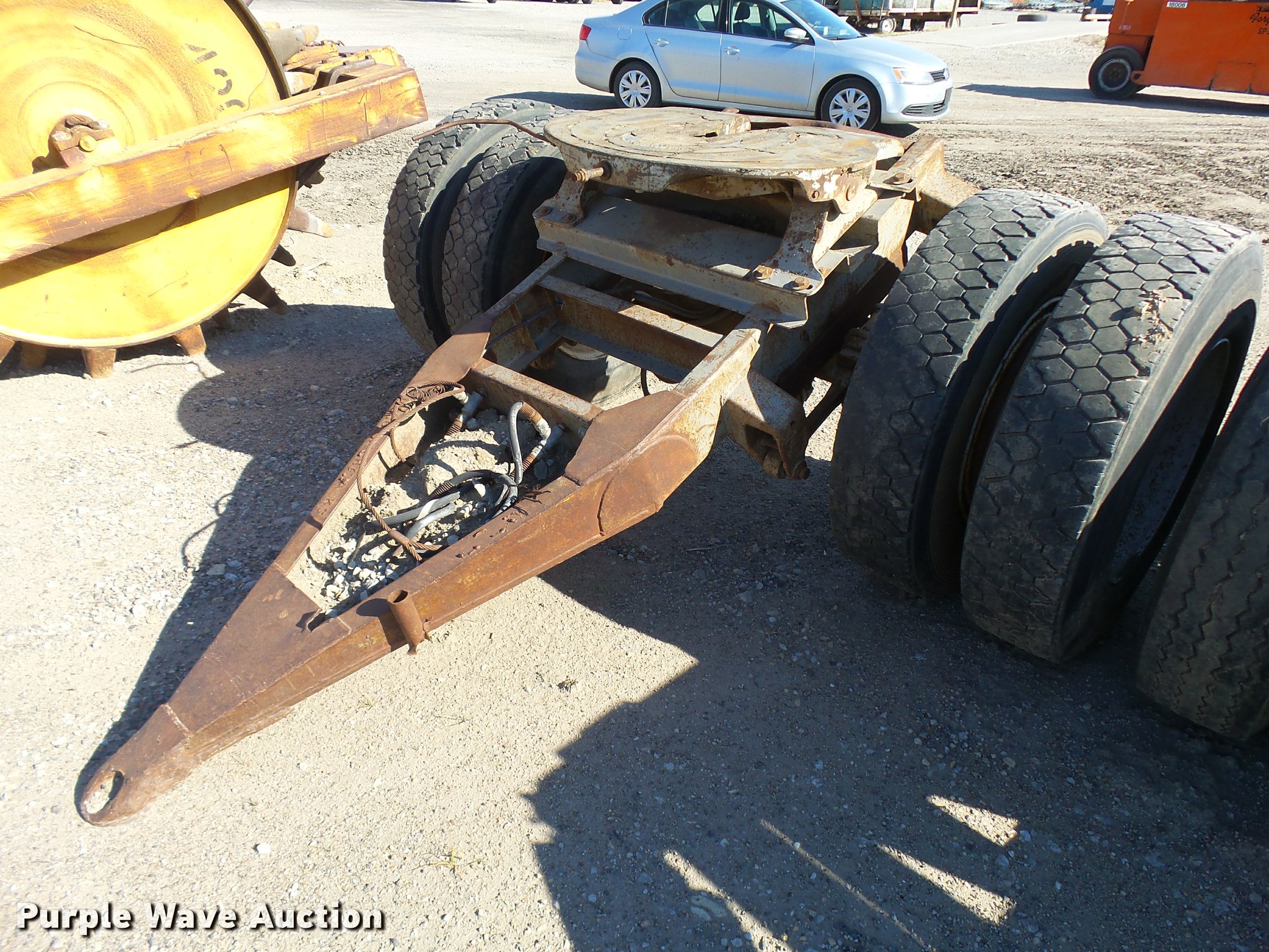 Fifth wheel tow dolly in Wichita, KS Item CA9973 sold Purple Wave