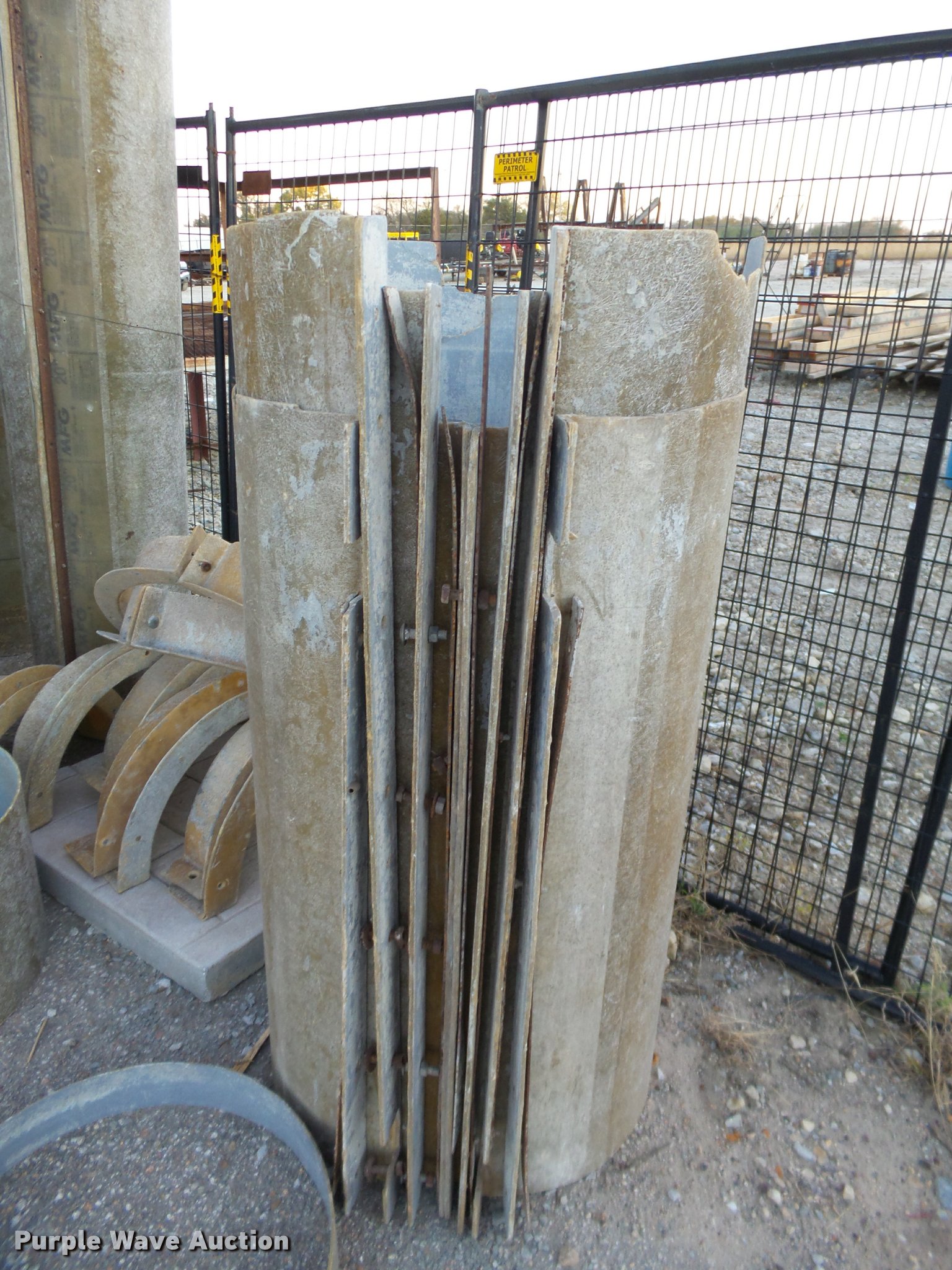 MFG fiberglass round column forms Item L3455 11302016