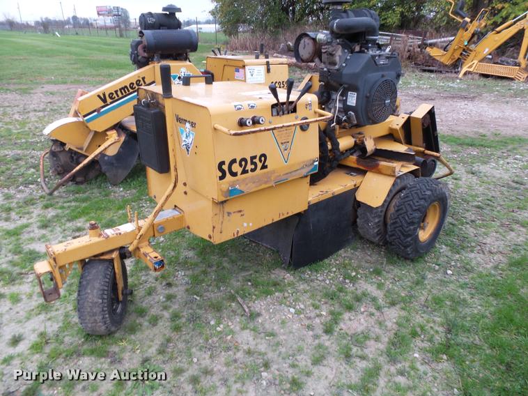 image for item BM9626 Vermeer SC252 stump grinder