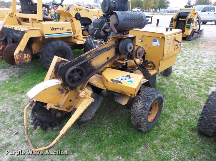 image for item BM9626 Vermeer SC252 stump grinder