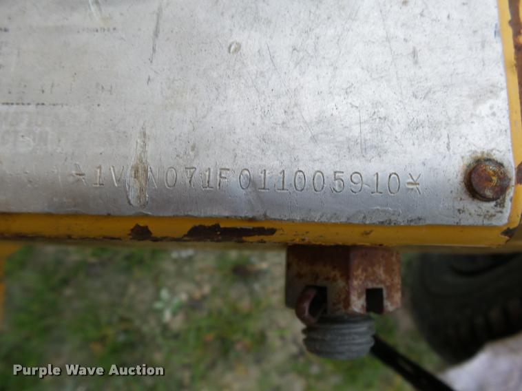 image for item BM9626 Vermeer SC252 stump grinder