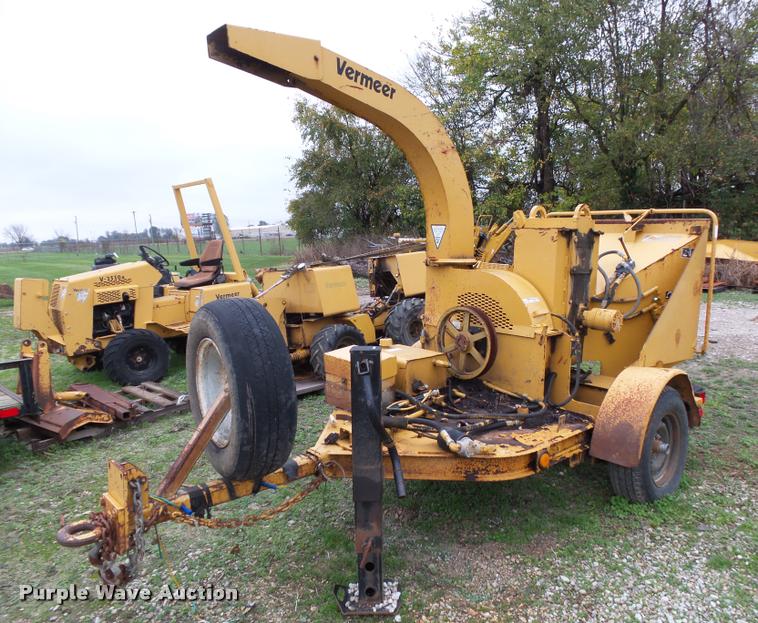 image for item BM9627 Vermeer BC935 wood chipper