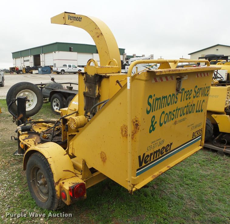 image for item BM9627 Vermeer BC935 wood chipper