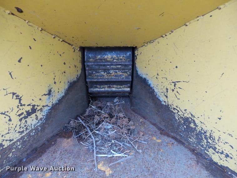 image for item BM9627 Vermeer BC935 wood chipper