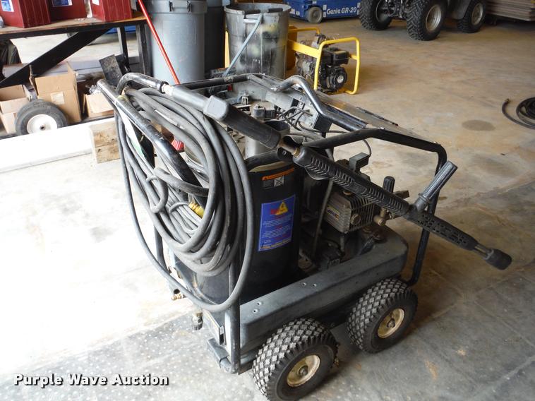 image for item CC9511 1998 Mi-T-M HSE-1002-0M11 pressure washer