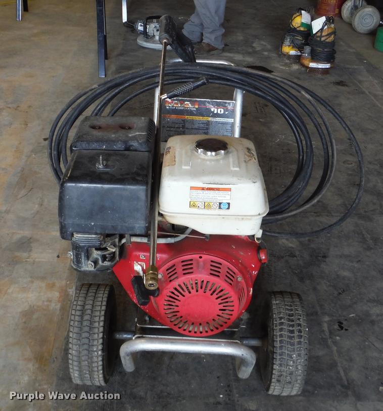 image for item CC9520 2006 Mi-T-M CA3504 pressure washer