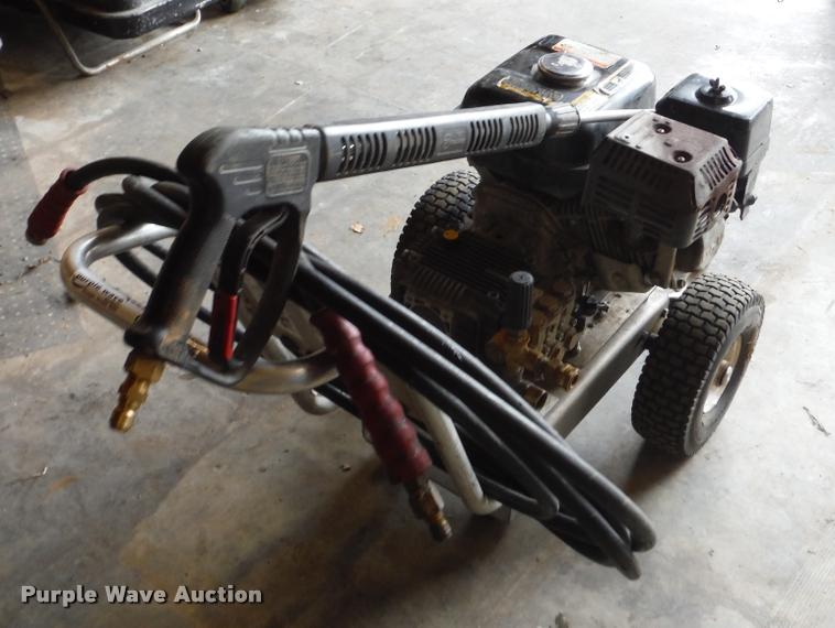 image for item CC9527 2012 Mi-T-M CA-27030-MHB pressure washer