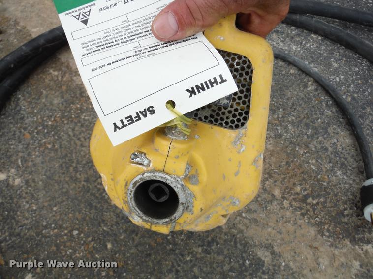 image for item CC9528 Wacker M2000 concrete vibrator