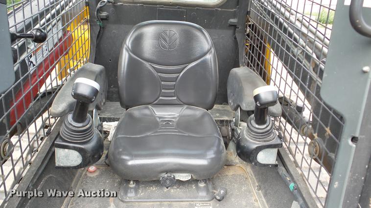 image for item DA2875 2011 New Holland C227 skid steer