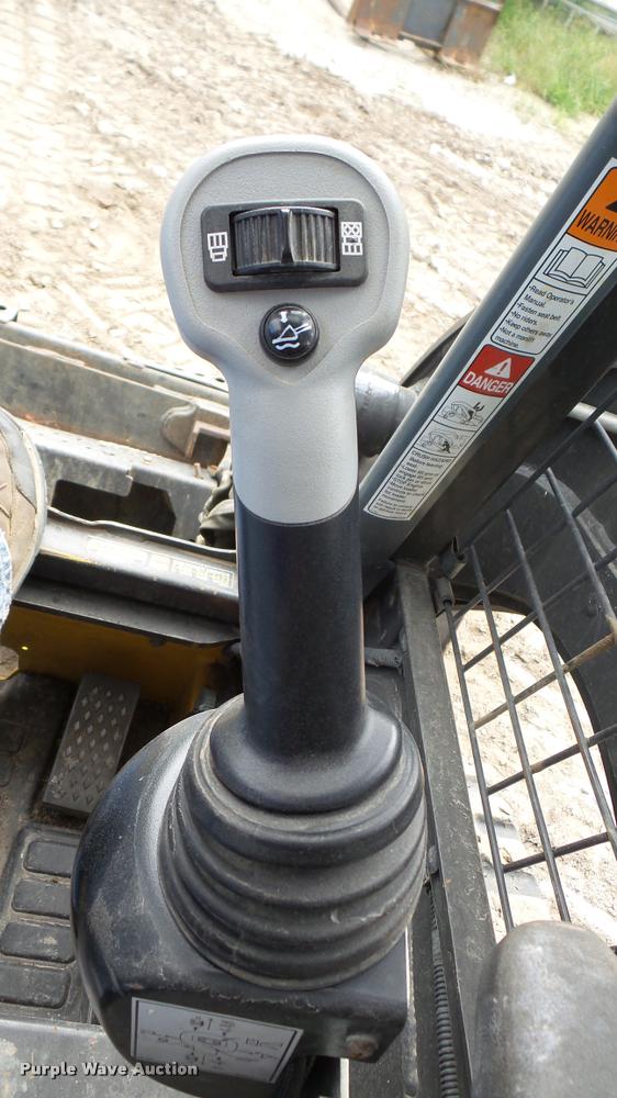 image for item DA2875 2011 New Holland C227 skid steer