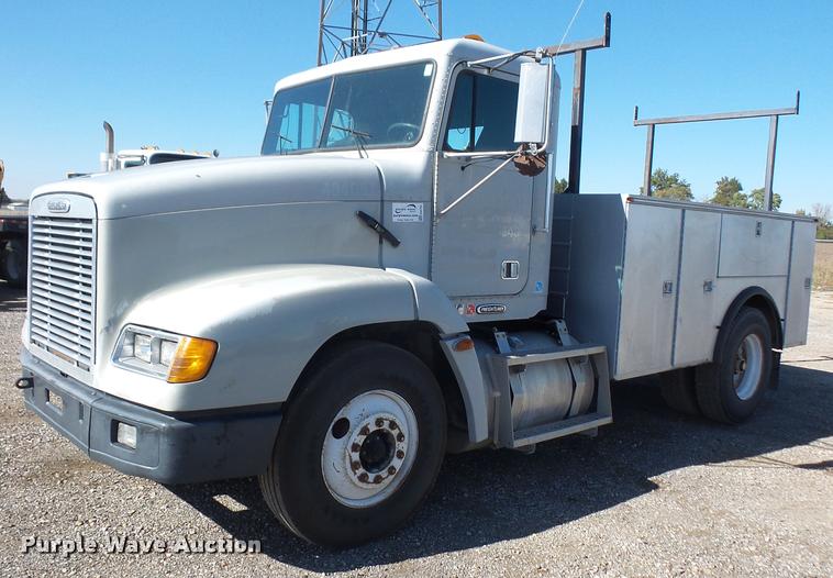 image for item DA3755 1999 Freightliner FLD112 service truck