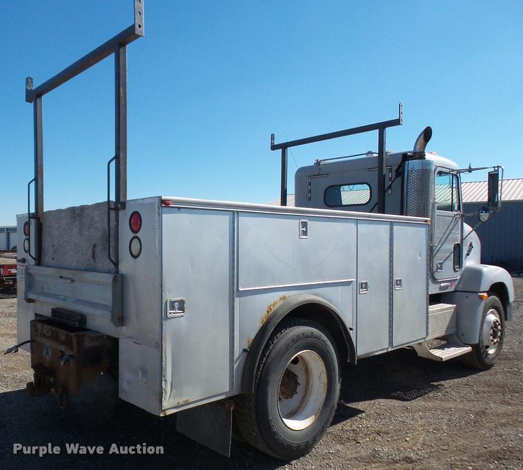 image for item DA3755 1999 Freightliner FLD112 service truck