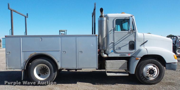 image for item DA3755 1999 Freightliner FLD112 service truck