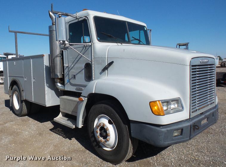 image for item DA3755 1999 Freightliner FLD112 service truck