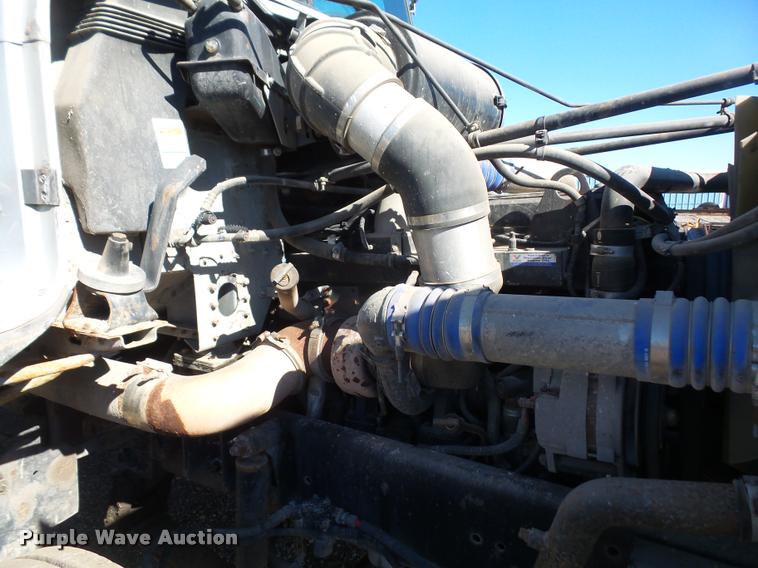 image for item DA3755 1999 Freightliner FLD112 service truck