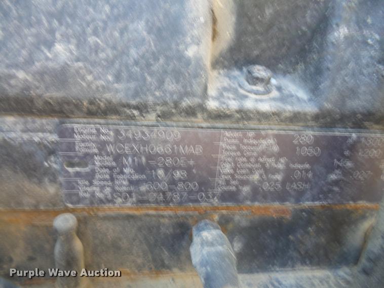 image for item DA3755 1999 Freightliner FLD112 service truck