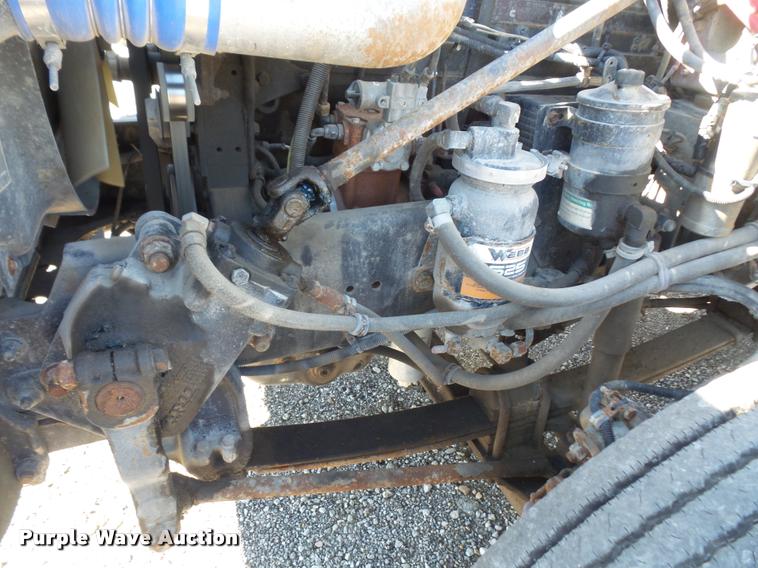 image for item DA3755 1999 Freightliner FLD112 service truck