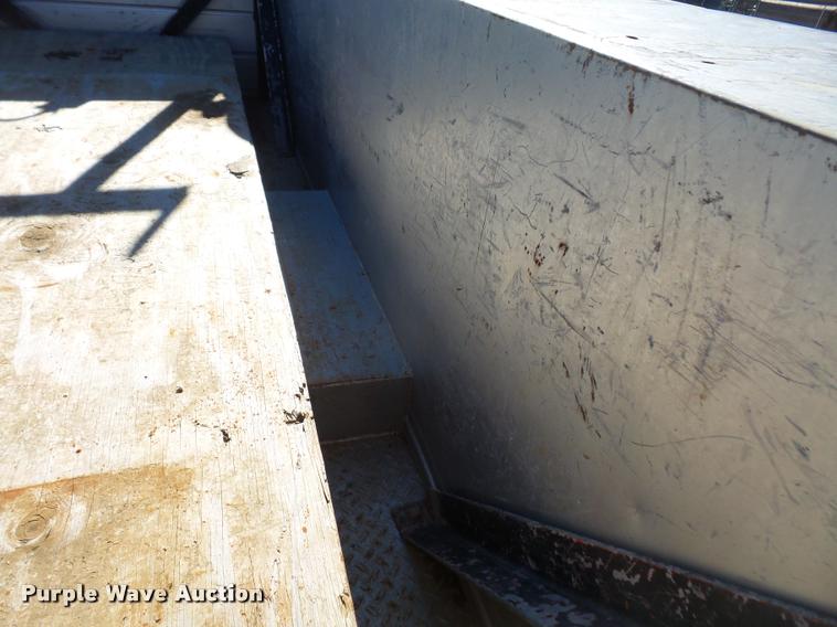 image for item DA3755 1999 Freightliner FLD112 service truck