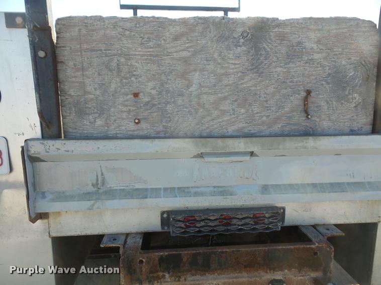 image for item DA3755 1999 Freightliner FLD112 service truck