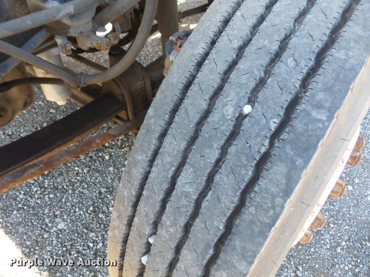 image for item DA3755 1999 Freightliner FLD112 service truck