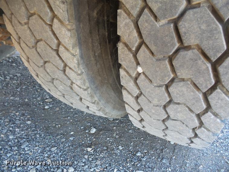 image for item DA3755 1999 Freightliner FLD112 service truck