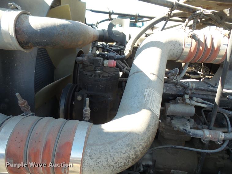 image for item DA3766 1993 Freightliner FLD120SD flatbed truck