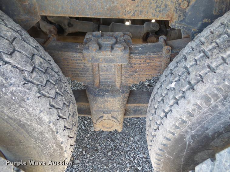 image for item DA3766 1993 Freightliner FLD120SD flatbed truck