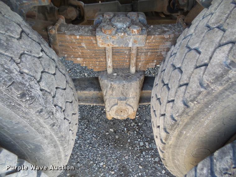 image for item DA3766 1993 Freightliner FLD120SD flatbed truck