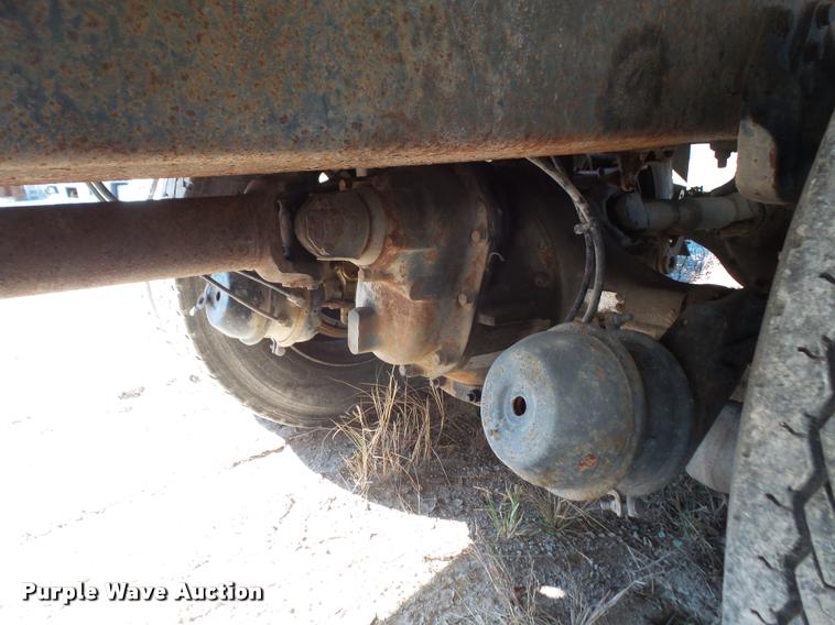 image for item DA3766 1993 Freightliner FLD120SD flatbed truck