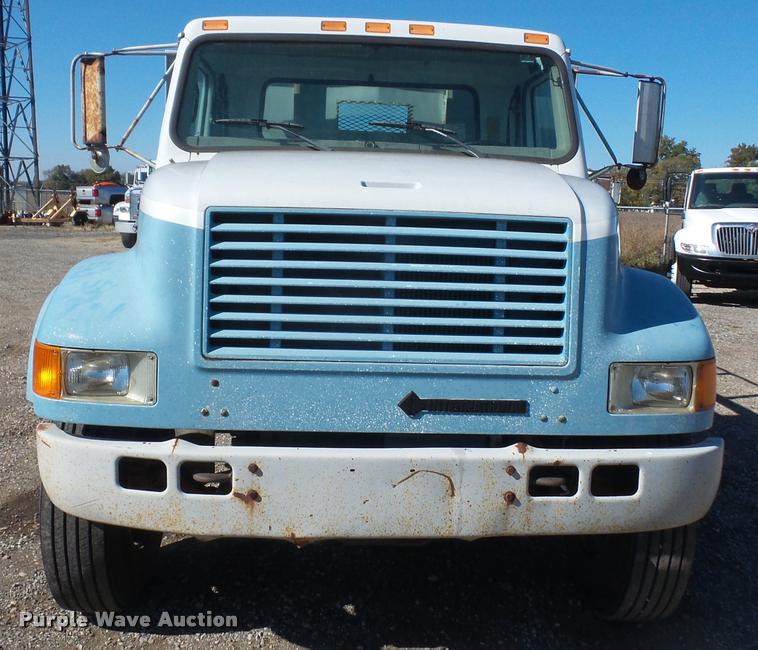 image for item DA3767 1995 International 4900 flatbed truck