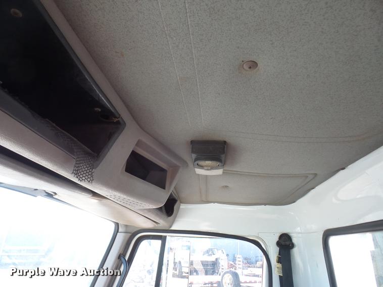 image for item DA3767 1995 International 4900 flatbed truck