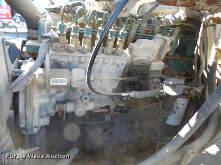 image for item DA3767 1995 International 4900 flatbed truck