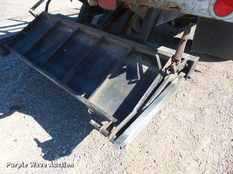 image for item DA3767 1995 International 4900 flatbed truck