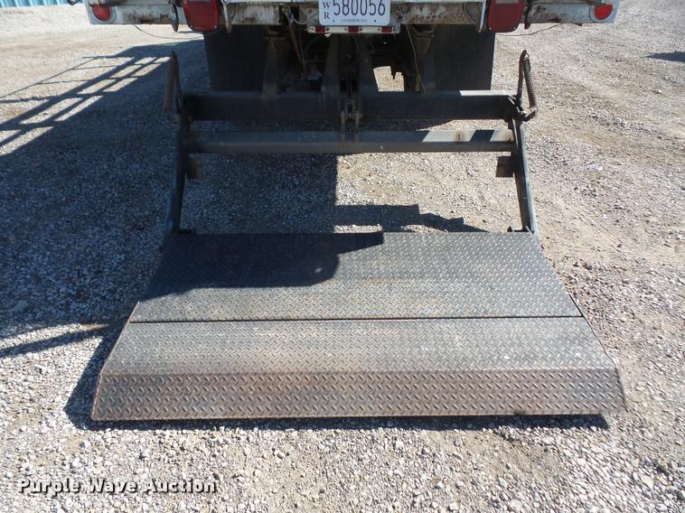 image for item DA3767 1995 International 4900 flatbed truck