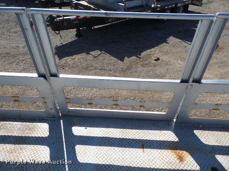 image for item DA3767 1995 International 4900 flatbed truck