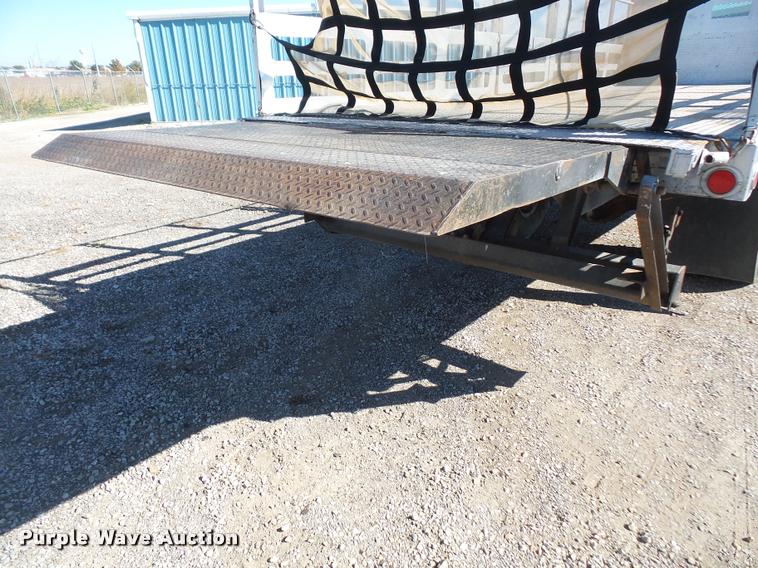 image for item DA3767 1995 International 4900 flatbed truck