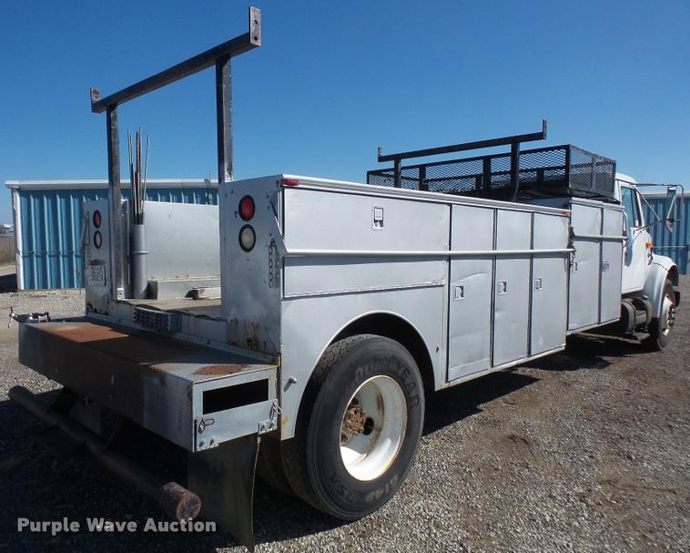 image for item DA3768 2000 International 4700 service truck