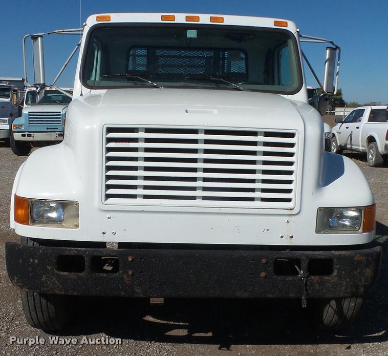 image for item DA3768 2000 International 4700 service truck