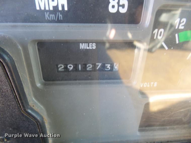 image for item DA3768 2000 International 4700 service truck