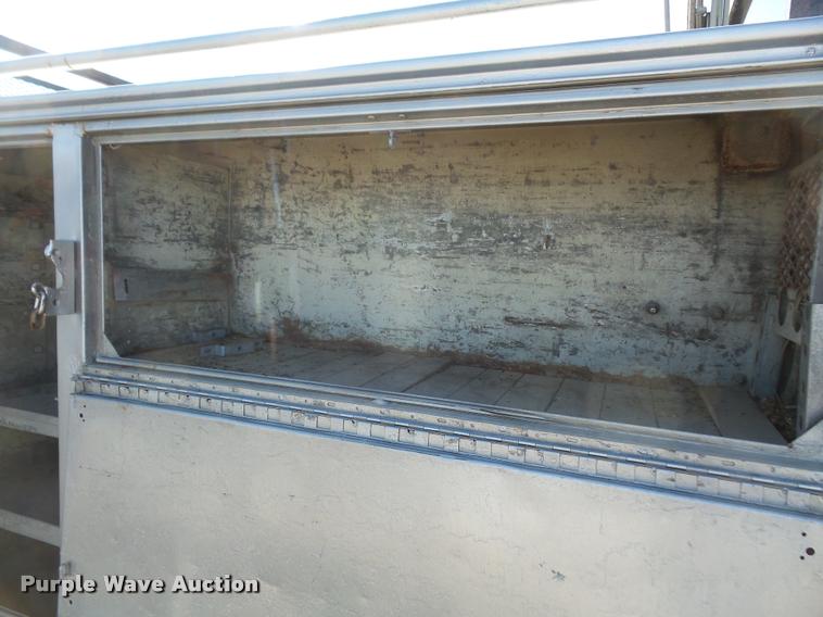 image for item DA3768 2000 International 4700 service truck