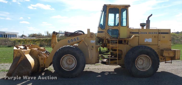 image for item DA3773 1988 John Deere 644E wheel loader