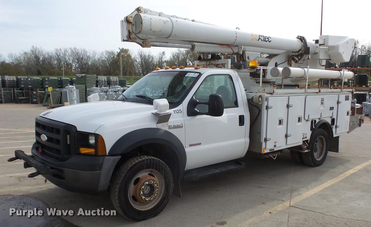 image for item DA3822 2007 Ford F550 bucket truck