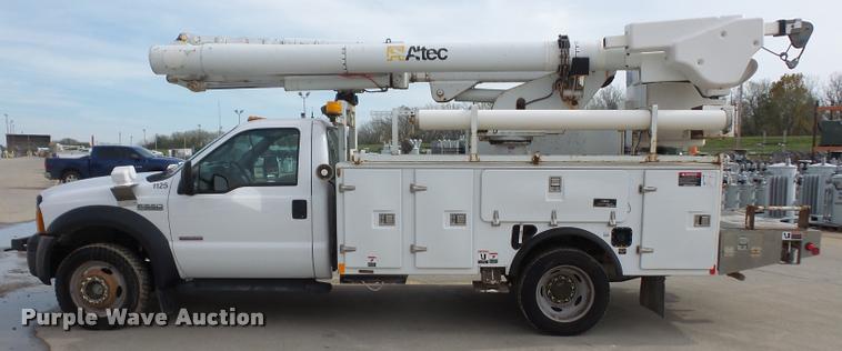 image for item DA3822 2007 Ford F550 bucket truck