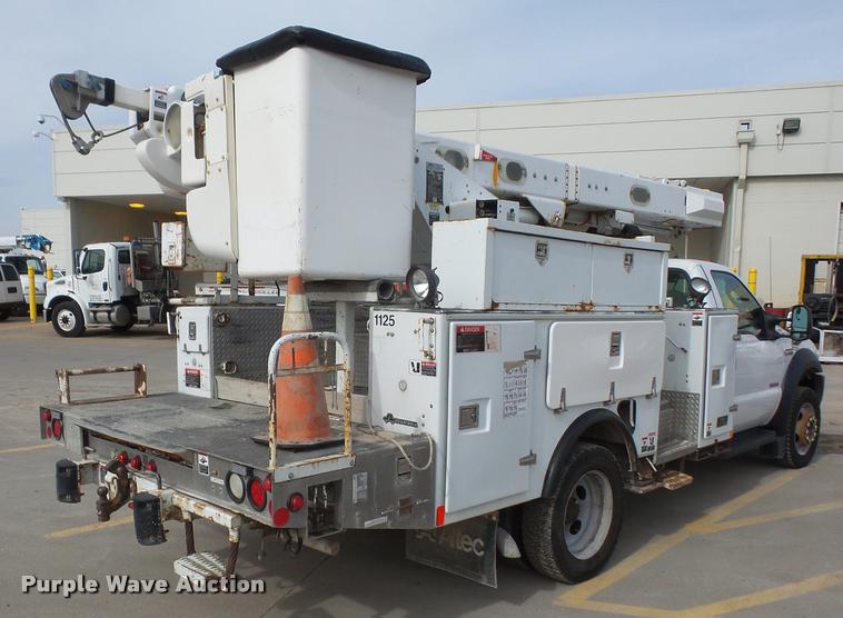 image for item DA3822 2007 Ford F550 bucket truck