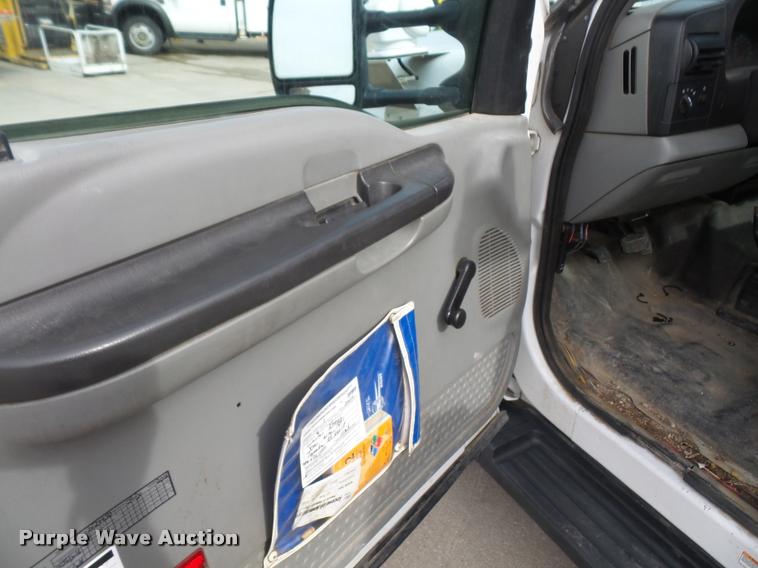 image for item DA3822 2007 Ford F550 bucket truck