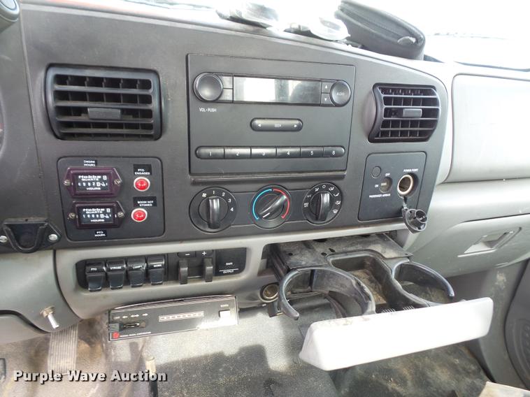 image for item DA3822 2007 Ford F550 bucket truck