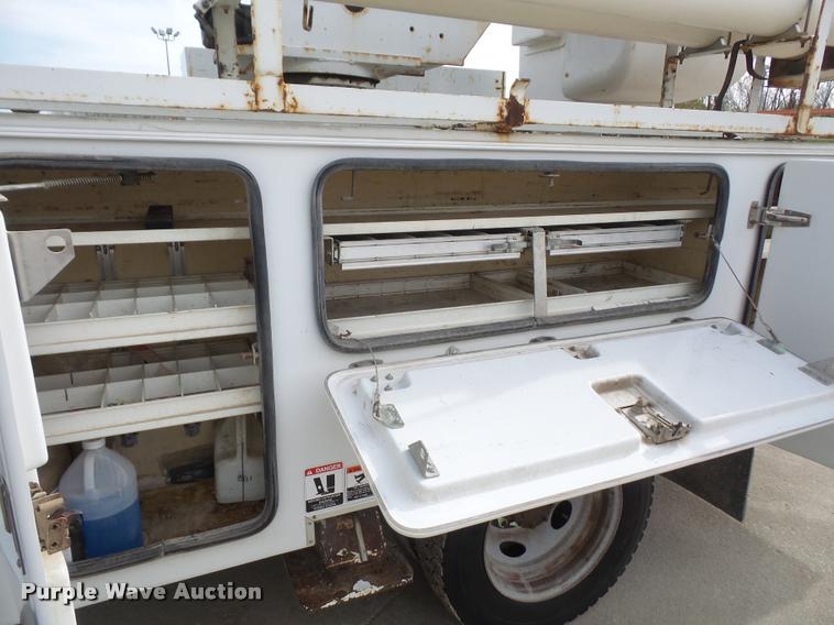 image for item DA3822 2007 Ford F550 bucket truck